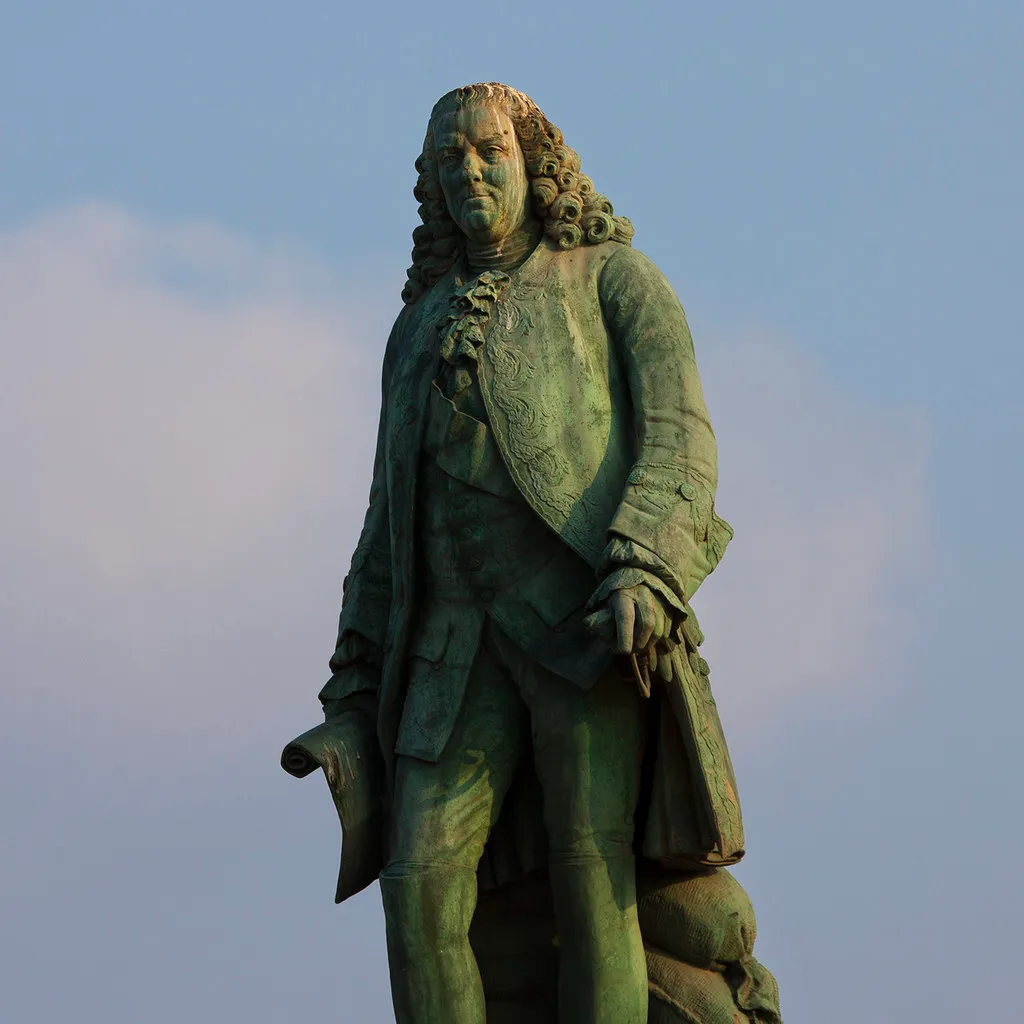 Explore Statue of Dupleix, Pondicherry