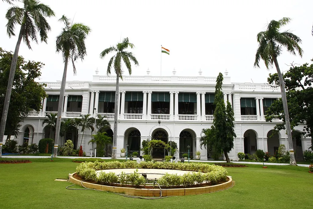 Explore Raj Niwas, Pondicherry
