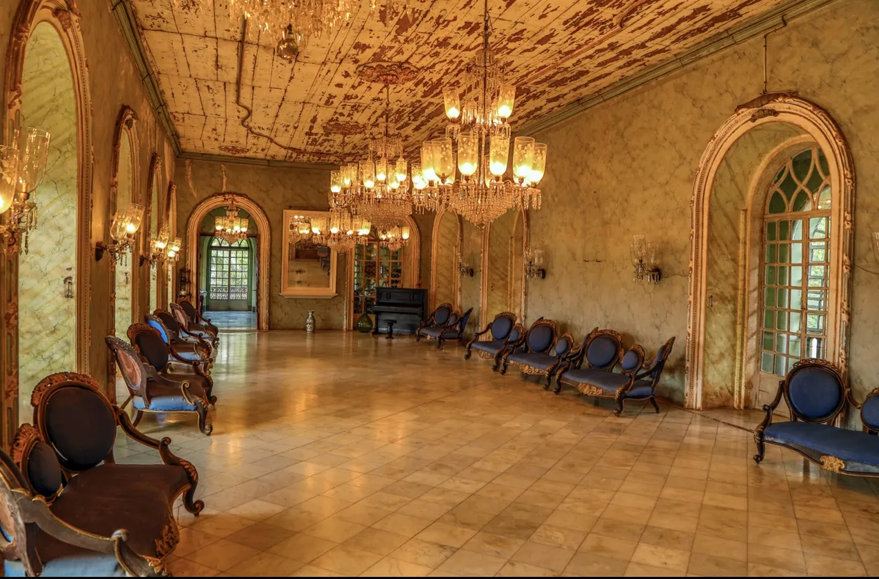 Goa: Menezes Braganza Heritage Mansion, South Goa