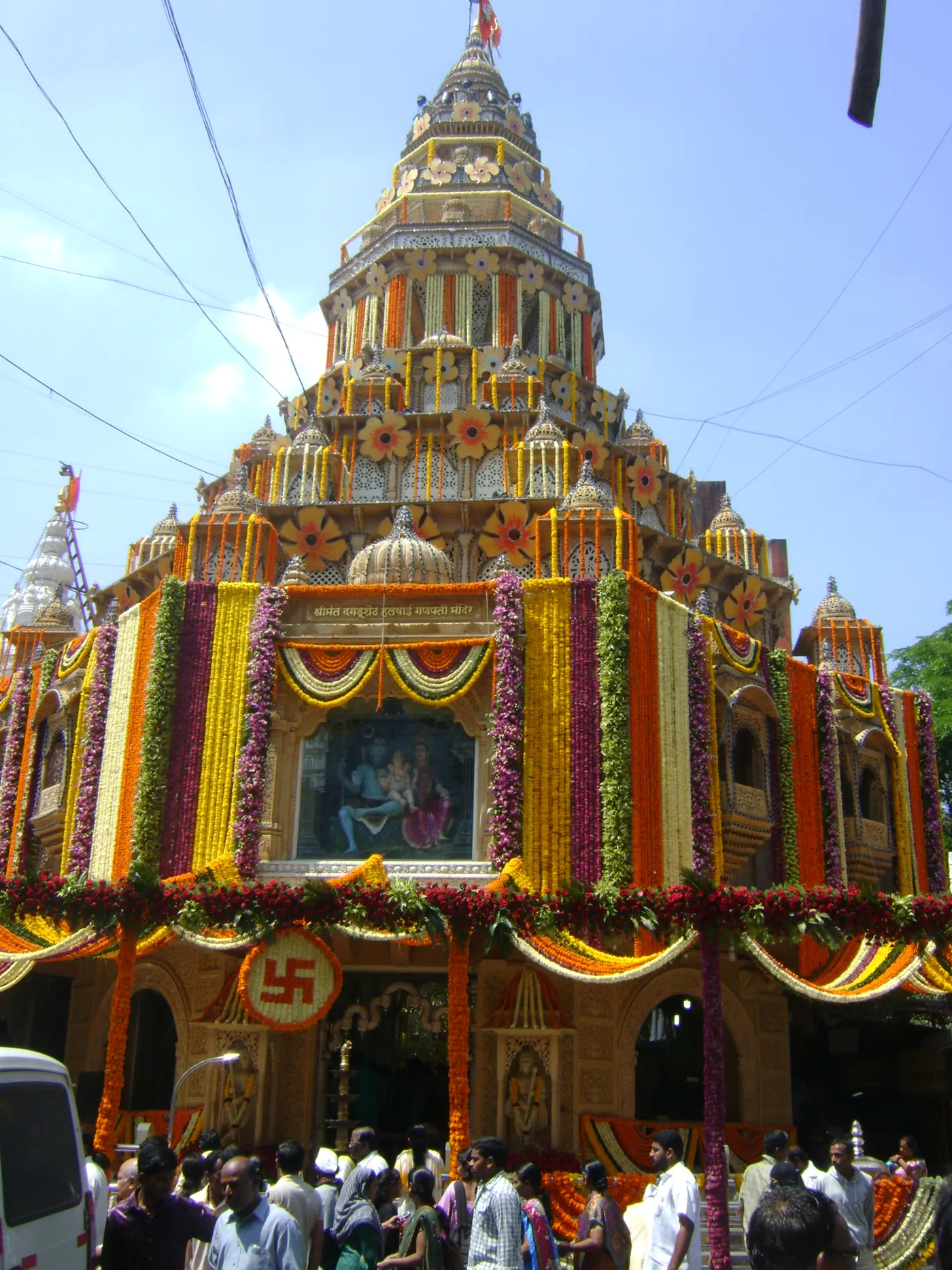 Dagadusheth Halwai Ganapati Temple, Pune