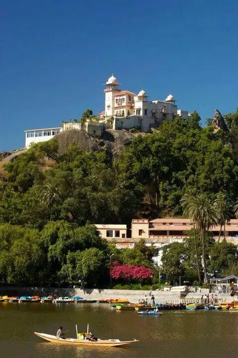 Shri Raghunathji Temple, Mount Abu