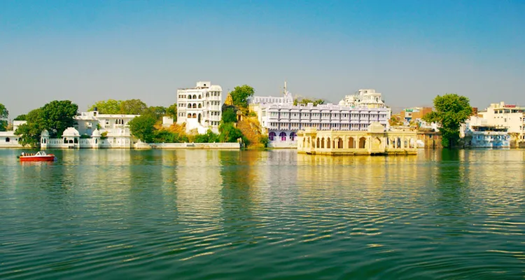 Visit Lake Pichola, Udaipur