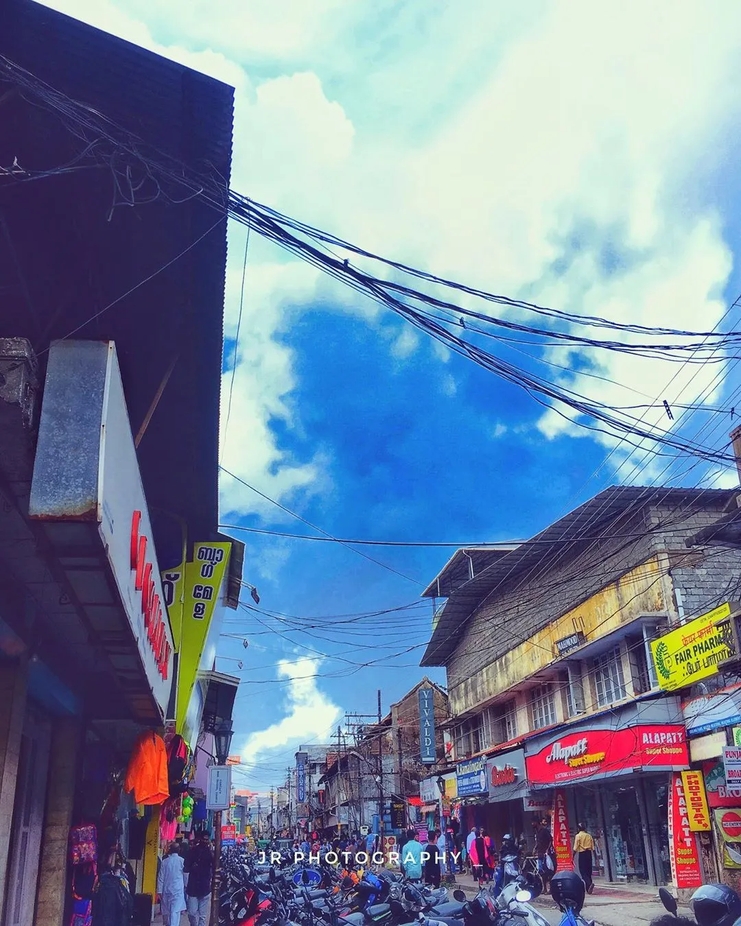 Visit Broadway Market, Kochi