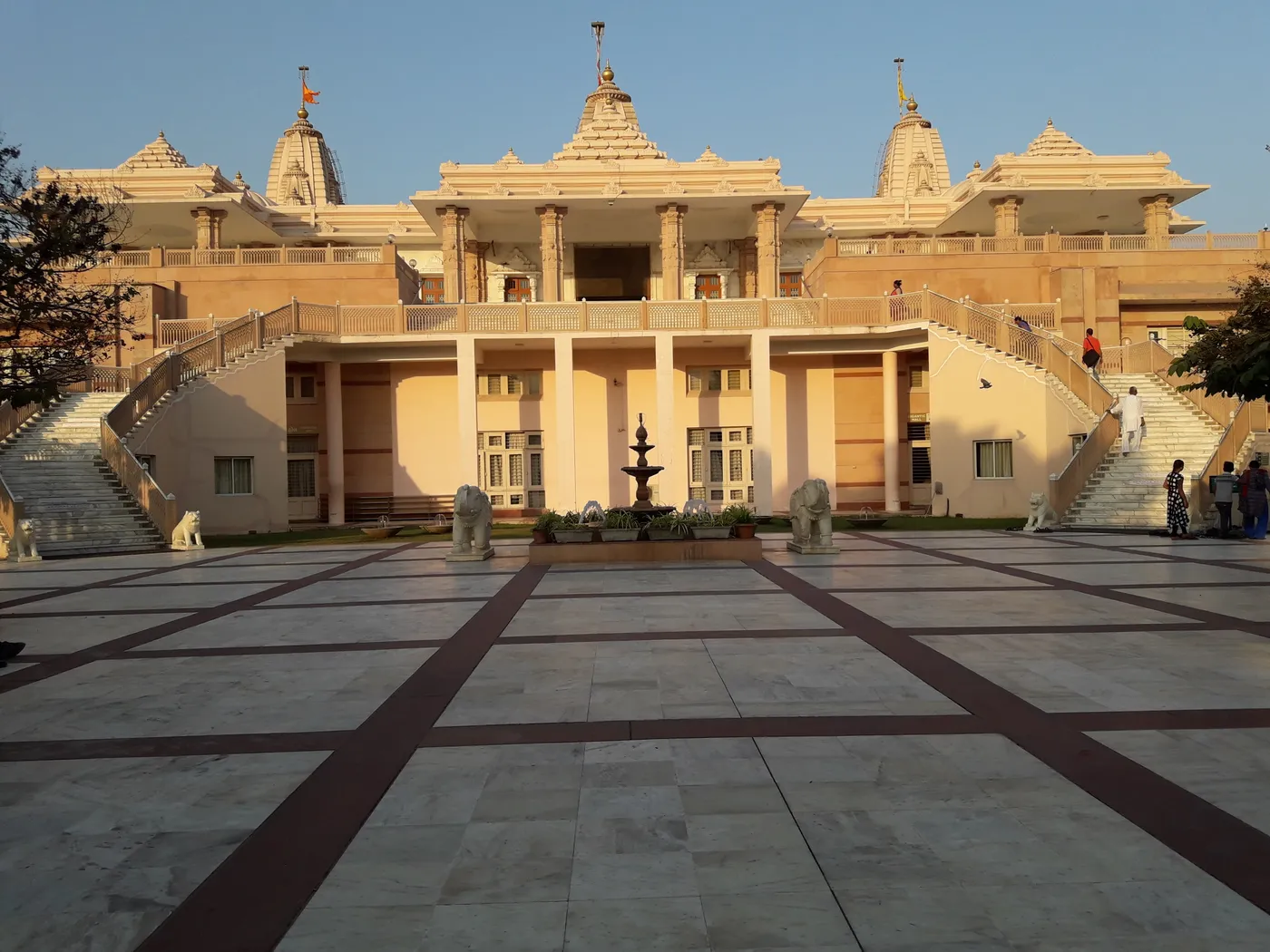 Dada Bhagwan Temple, Ahmedabad