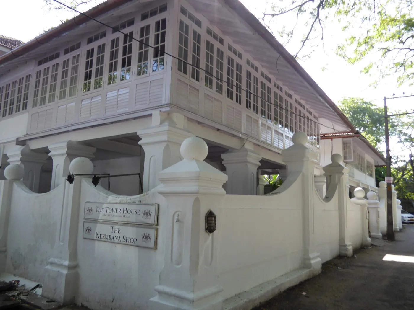 Visit Pierce Leslie Bungalow, Kochi