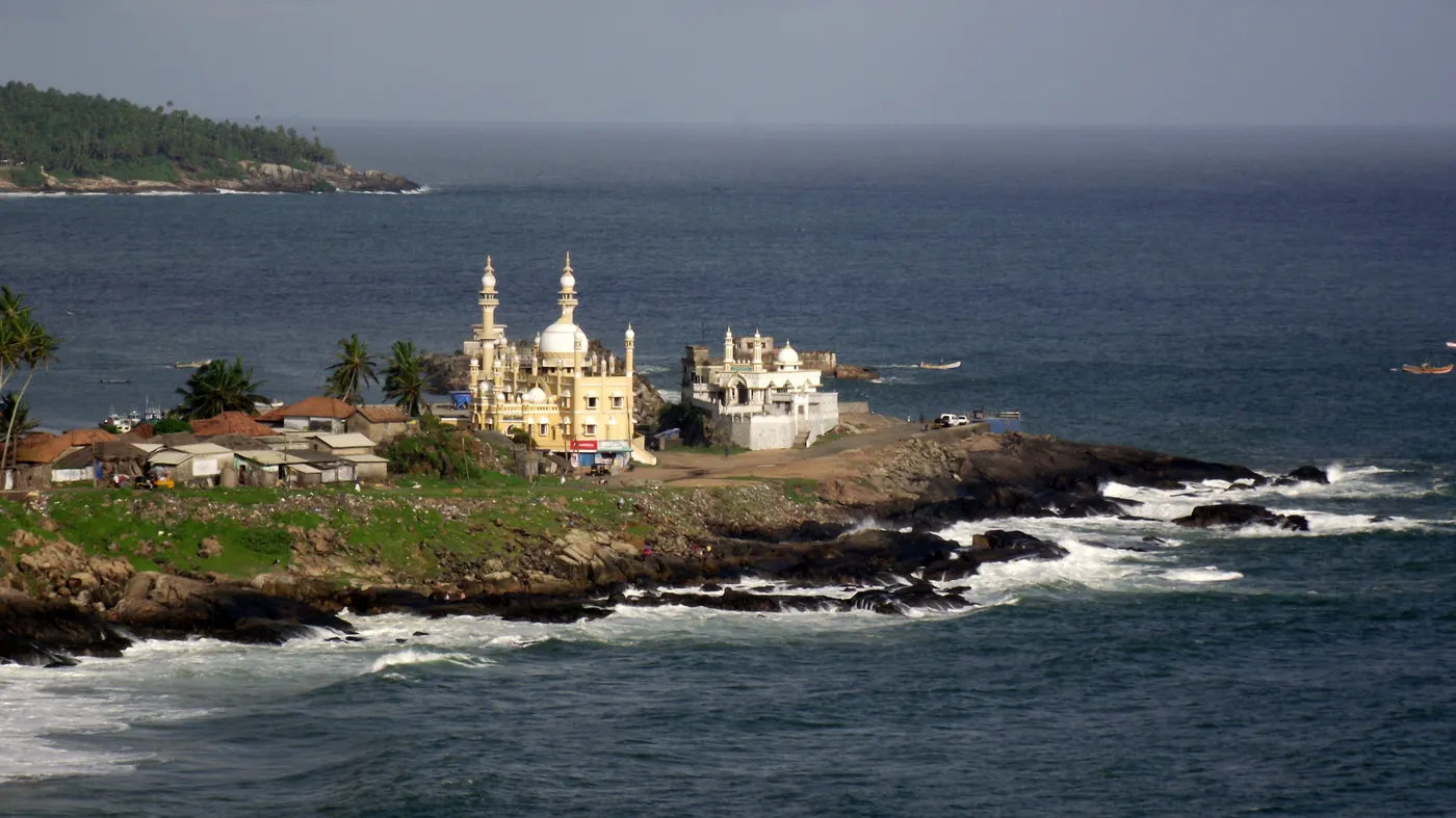 Visit Lighthouse Beach, Kovalam