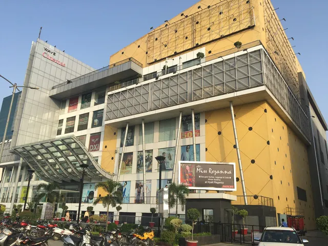 West End Mall