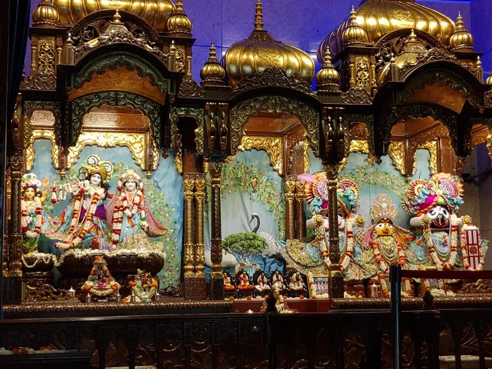 Check out ISKCON Kolkata, Sri Sri Radha Govind Temple, Kolkata