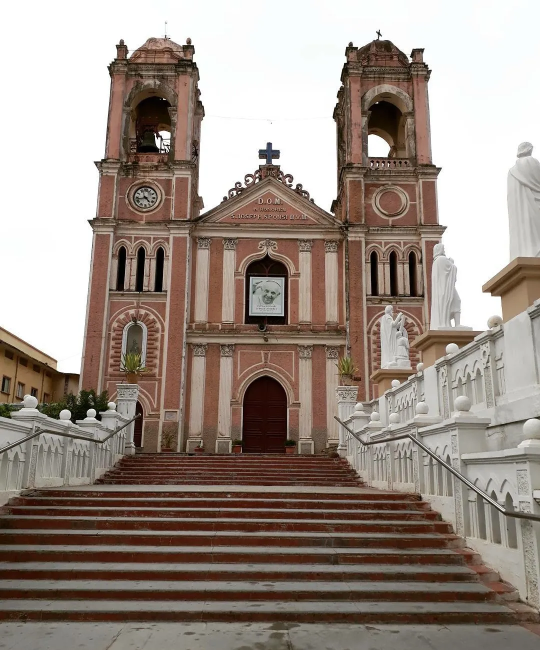 Visit St. Josephs Cathedral, Hyderabad