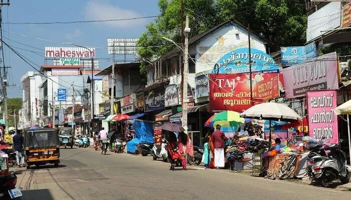 Explore Mullakkal Market, Alleppey