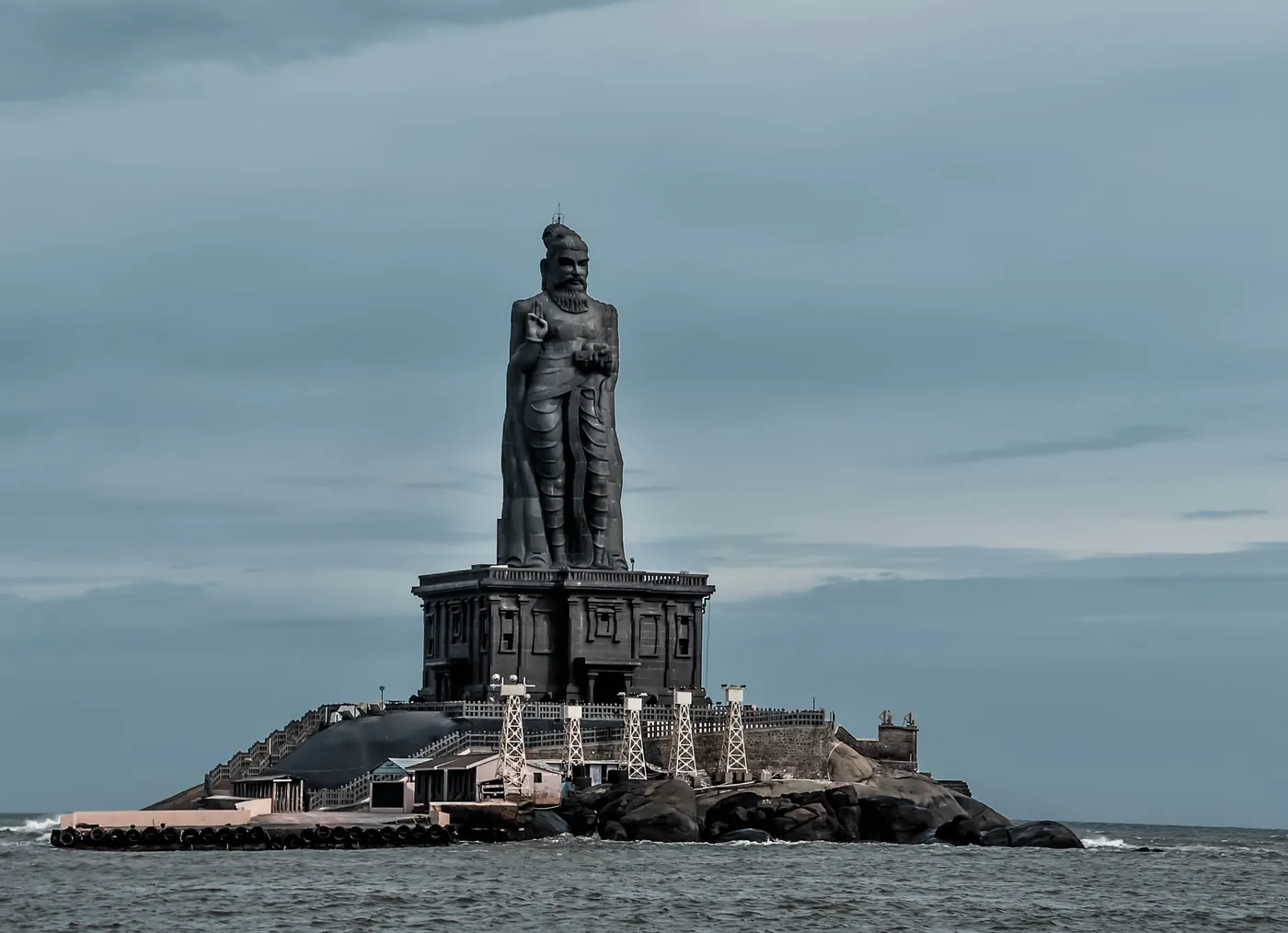 Thiruvalluvar Statue, Kanniyakumari