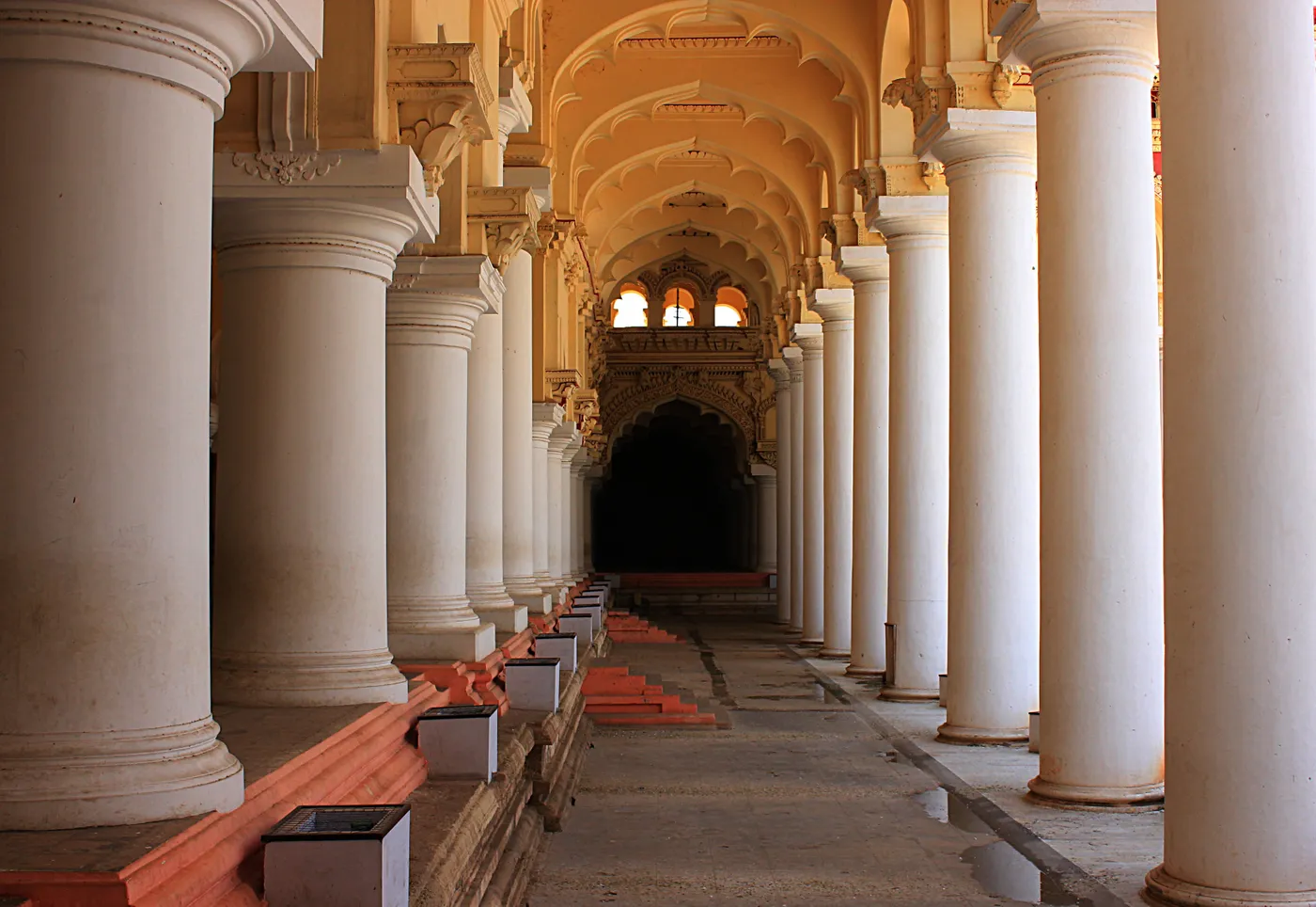 Visit Thirumalai Nayakar Mahal, Madurai
