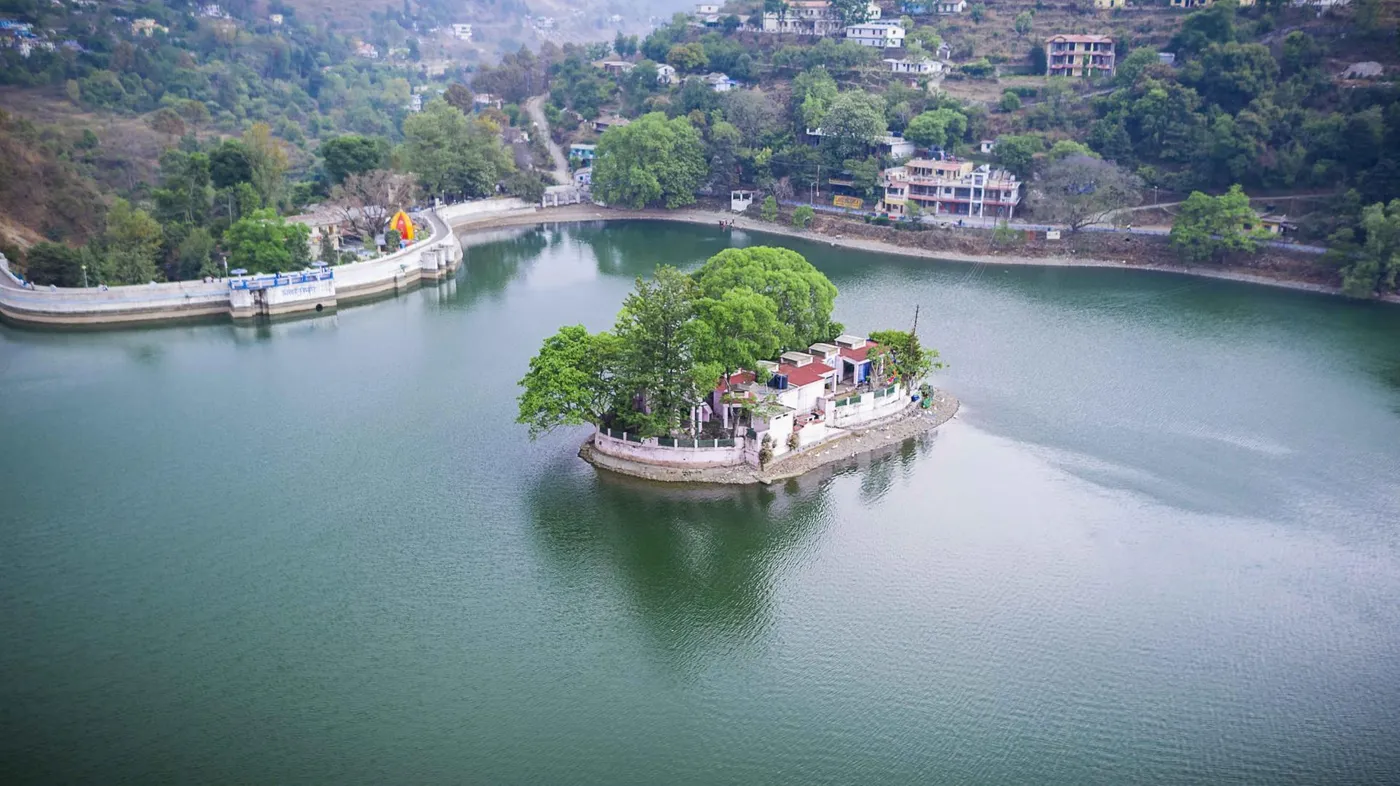 Visit Bhimtal Island Aquarium, Bhimtal
