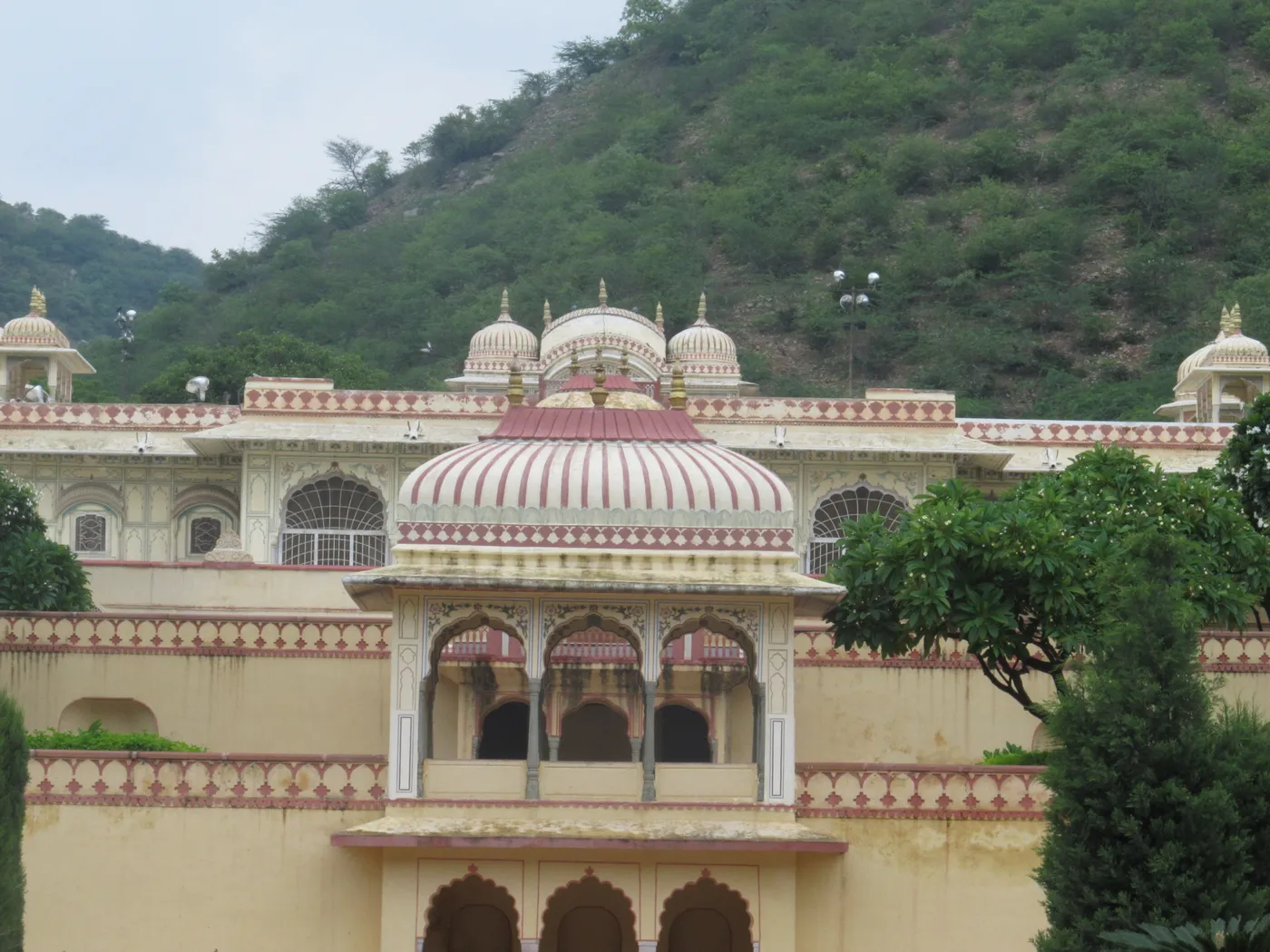 Explore Sisodia Rani Palace and Garden, Jaipur