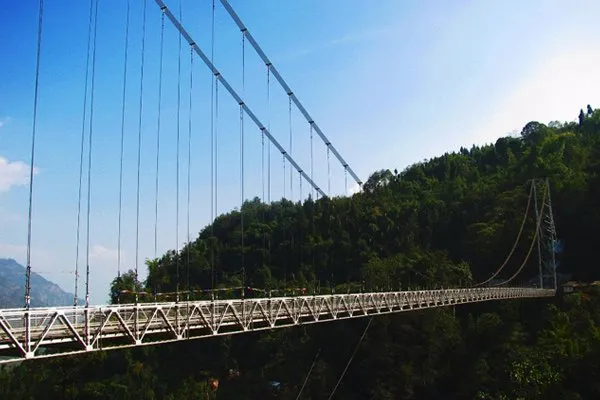 Visit Singshore Bridge, Pelling