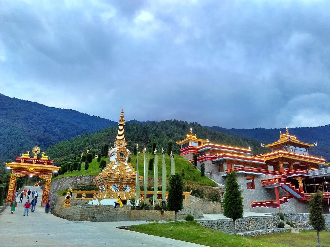 Thupsung Dhargye Ling, Dirang