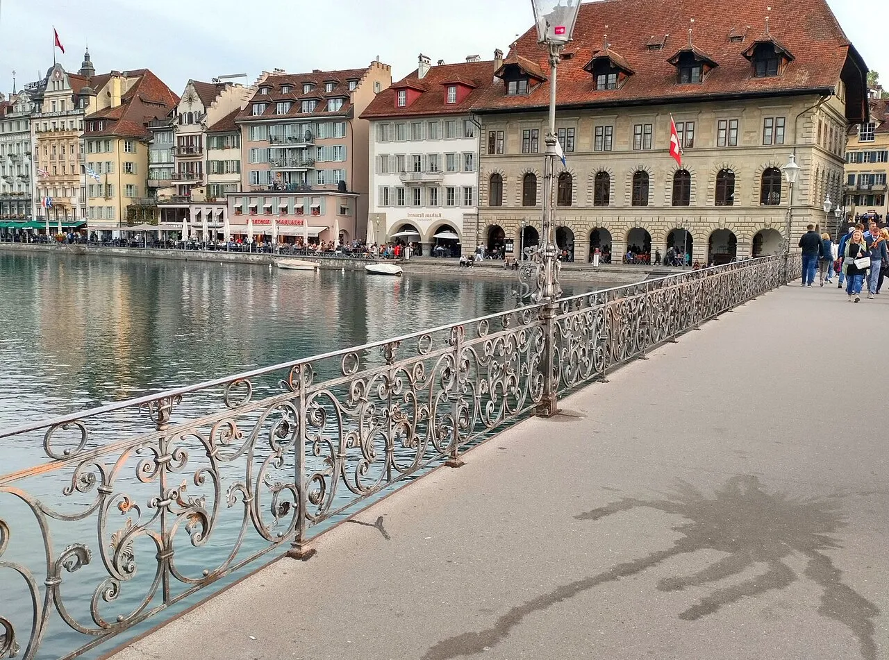 Explore Rathaussteg, Lucerne