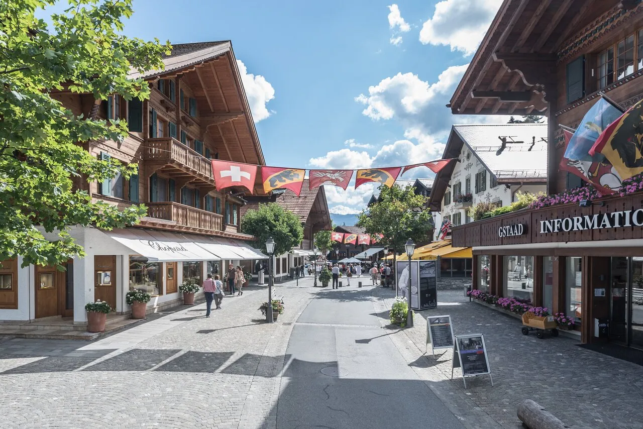 Explore Gstaad Saanenland Tourismus, Gstaad