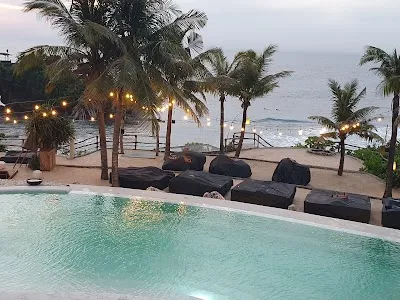 Suku Beach Club, Nusa Penida