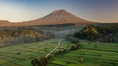 Bukit Cinta, Sidemen Valley