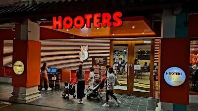Visit Clarke Quay, Singapore