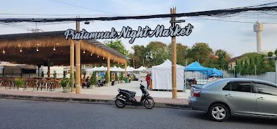 Explore Phratamnak Night Market, Pattaya