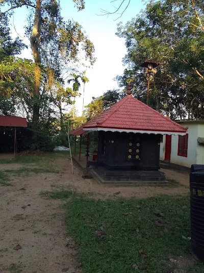 Vembanad Temple, Munroe island