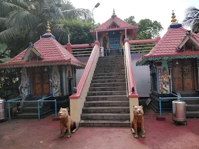 Yogamayanandha Asramam, Munroe island