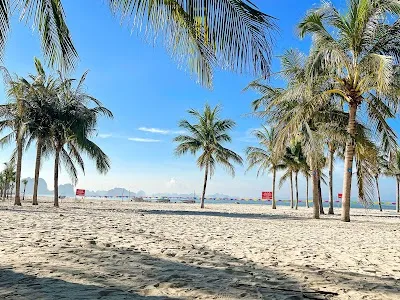Bai Chay beach, Ha Long Bay