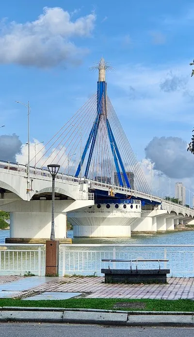 Da Nang: Enchanting Han River Night Walk, Da Nang
