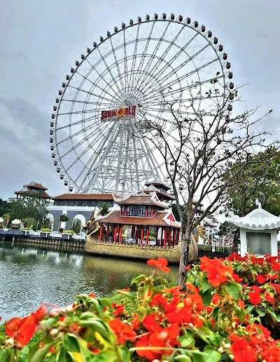 Da Nang Downtown: Thrilling City Views & Rides, Da Nang