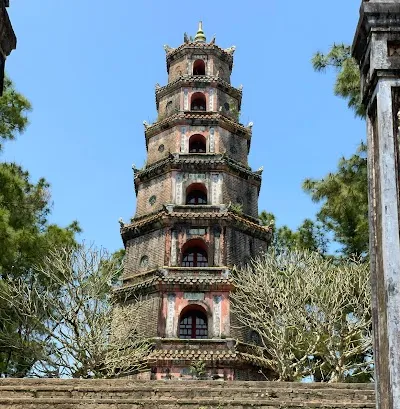Visit Thiên Mụ Pagoda, Hue