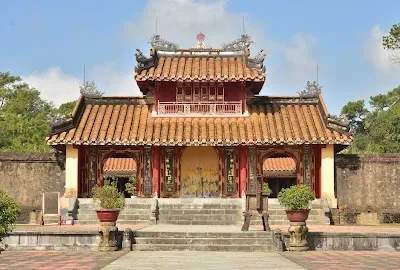 Visit Tomb of Minh Mang, Hue