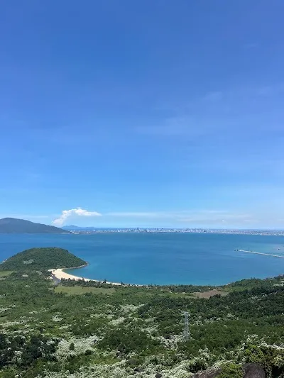 Hai van pass riders