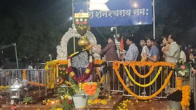 Explore Prati Shani Shingnapur Shani Mandir, Shirdi