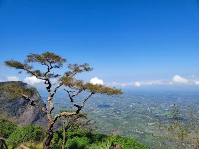 Explore Seethargundu Viewpoint, Nelliyampathy