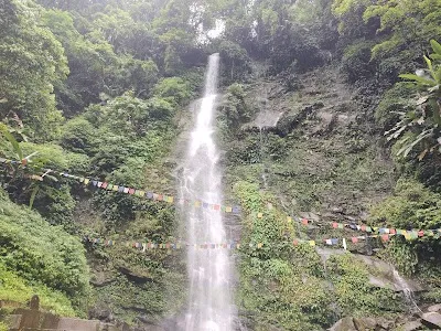 Lumum Waterfall, Bhalukpong