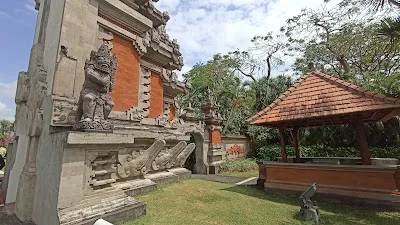 Visit Gapura Nusa Dua, Nusa Dua