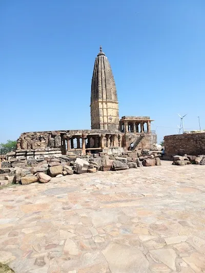 Harsh pahad, Sikar