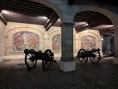 Explore L'Ancien Arsenal, Geneva