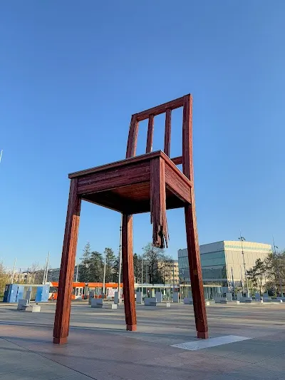 Broken Chair, Geneva