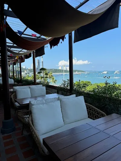 Visit Moon Whale, Pattaya