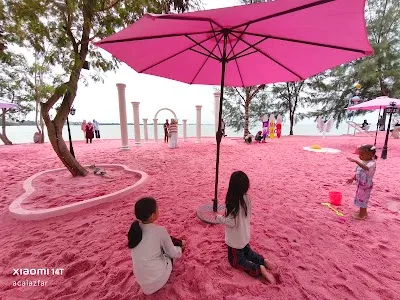 Karnival PD Waterfront - Pink Sand Beach 粉红沙滩