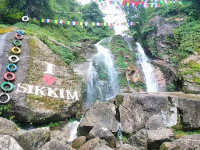 Explore Lhasa Waterfall, Gangtok