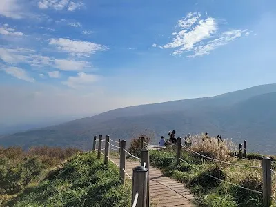 Explore Eoseungsaengak Trail, Jeju Island
