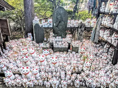 Visit Gōtoku-ji, Tokyo