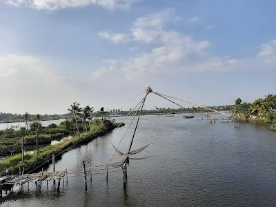 Explore Pizhala Bridge, Kadamakkudy