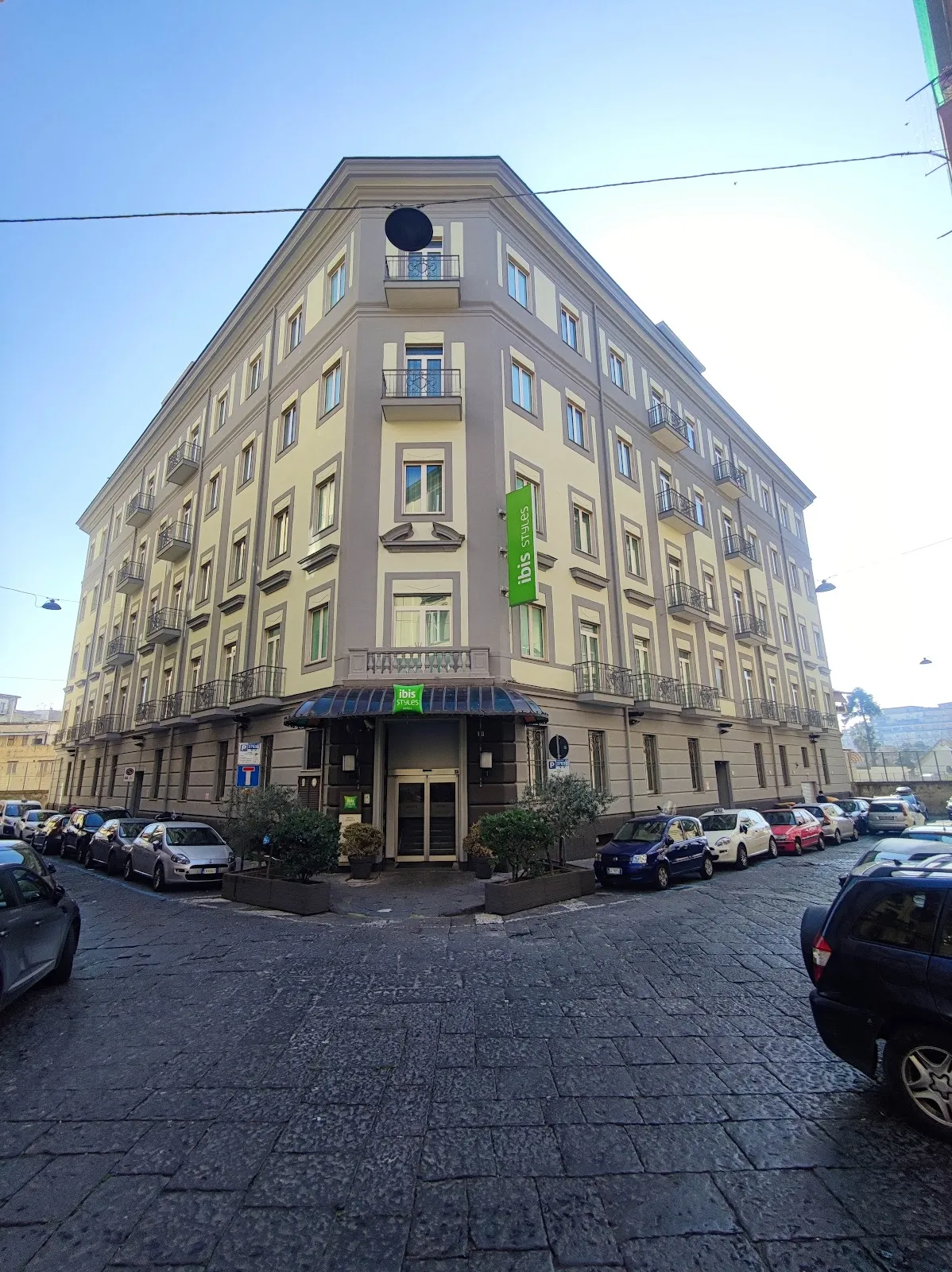 ibis Styles Napoli Garibaldi, Naples