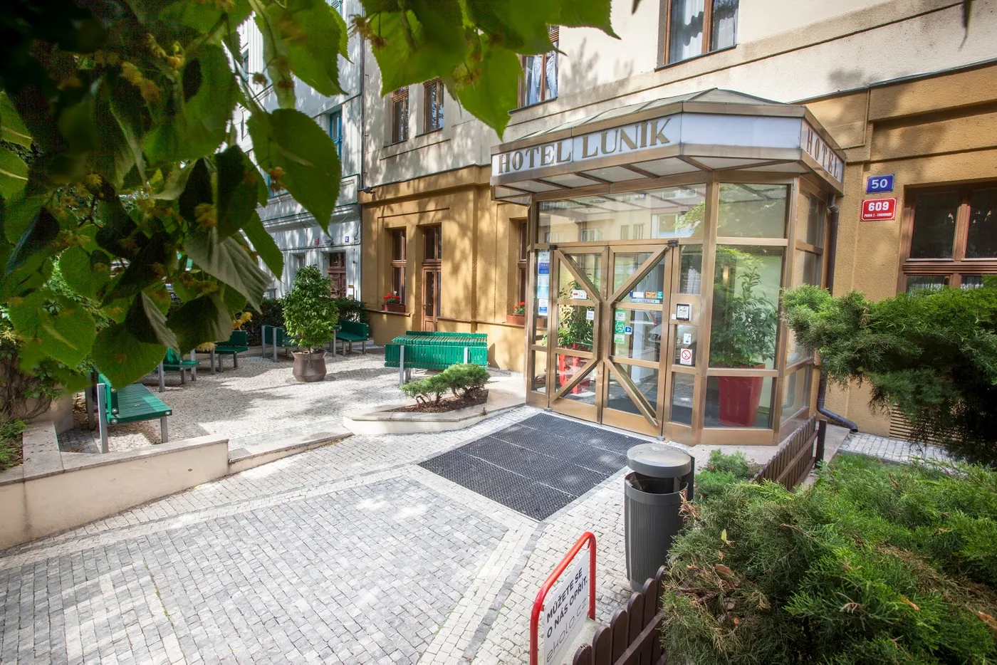 Hotel Lunik, Prague