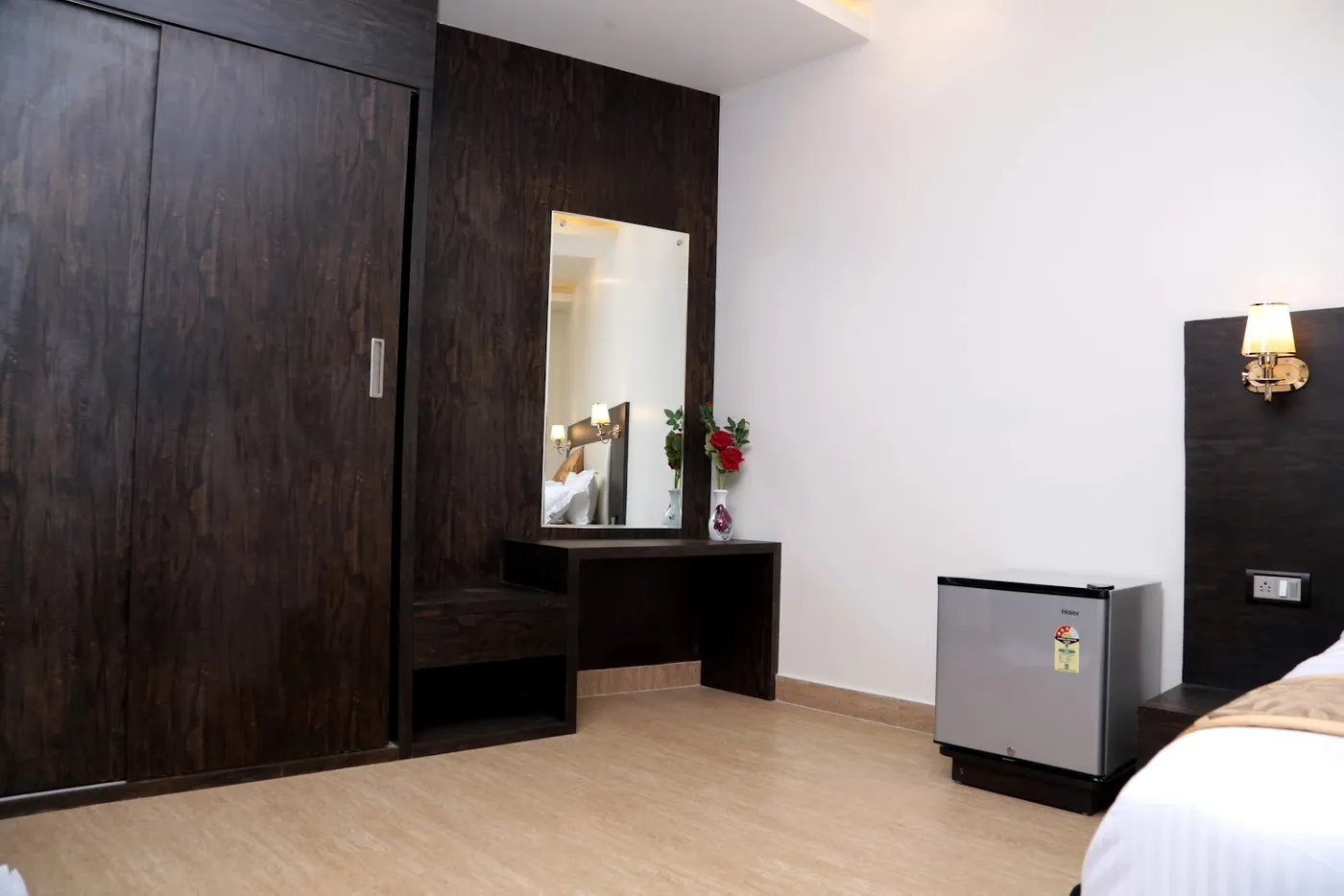 Hotel Vinayak Lifestyle Hotels, Lucknow